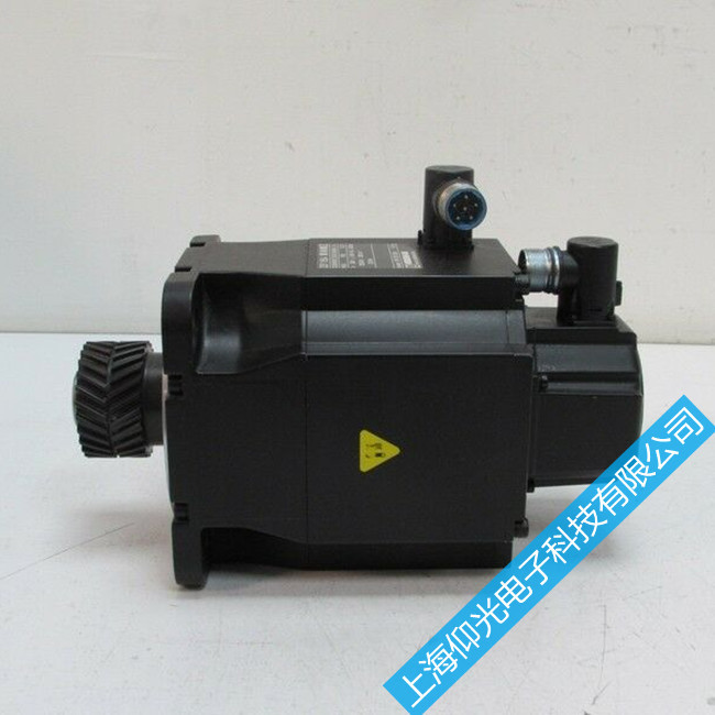 ���hQSY�ŷ��R�_�S��һ���Ӿ;��a���󾯾S�ޱ��B(y��ng)